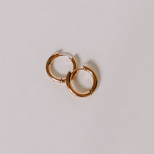 Load image into Gallery viewer, Reggie Hoops / simple, shiny, 10 mm, 12mm, everyday gold hoops