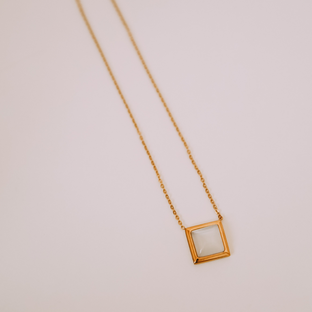 The Joan Necklace - White (18k Gold Filled)